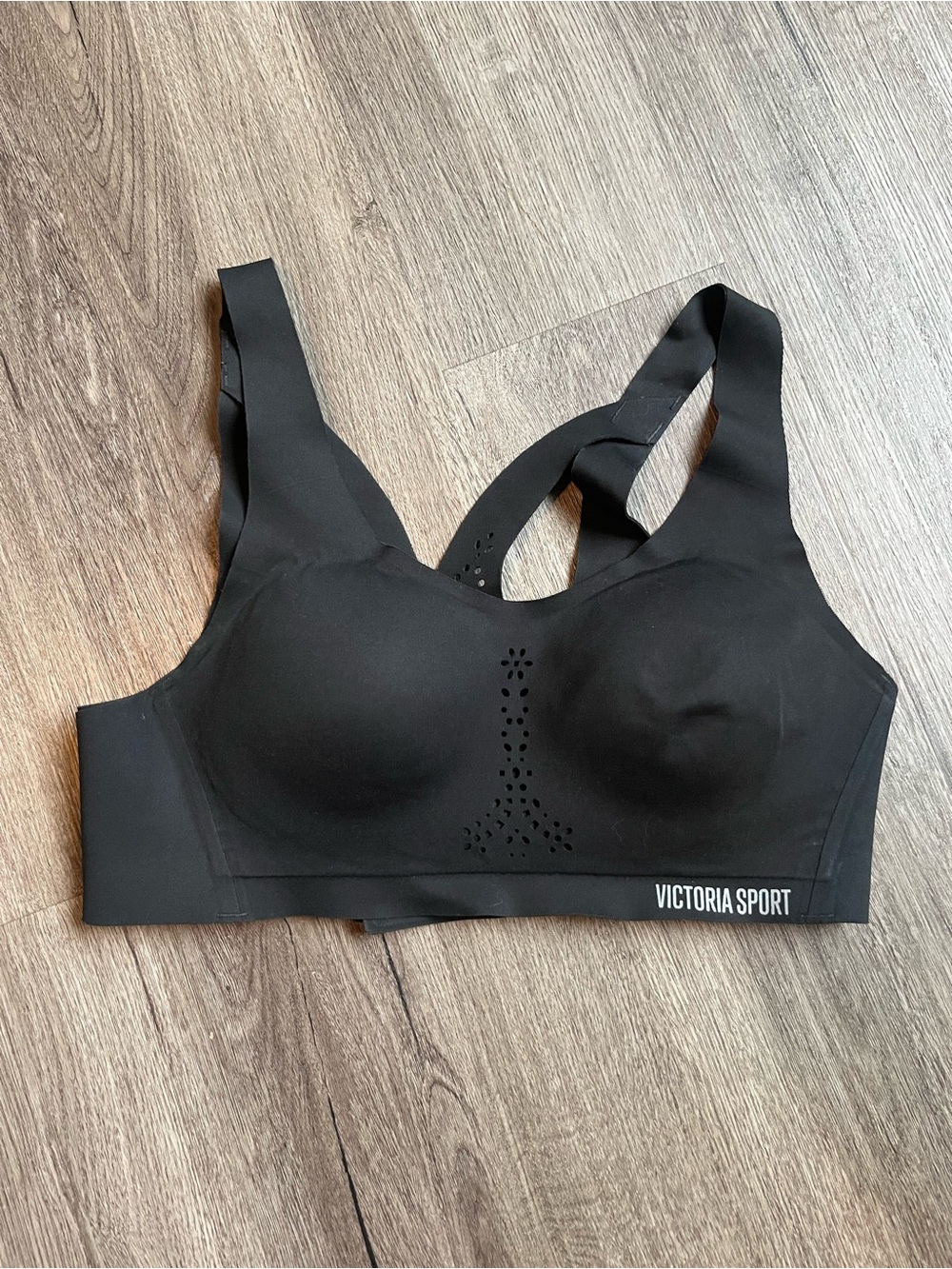 Victoria Sport Black High-Support Seamless Sports Bra